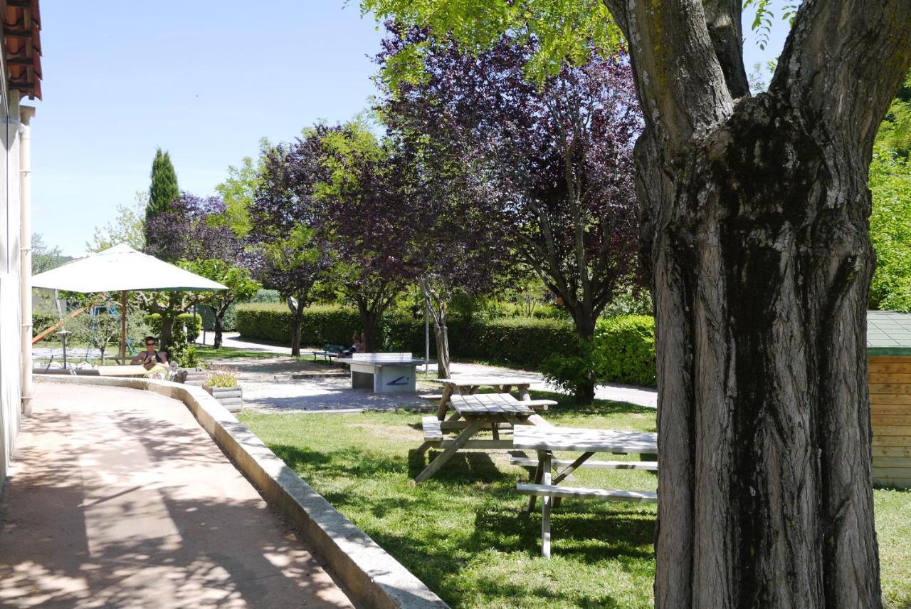 ホテルCamping Forcalquier Les Routes De Provence エクステリア 写真