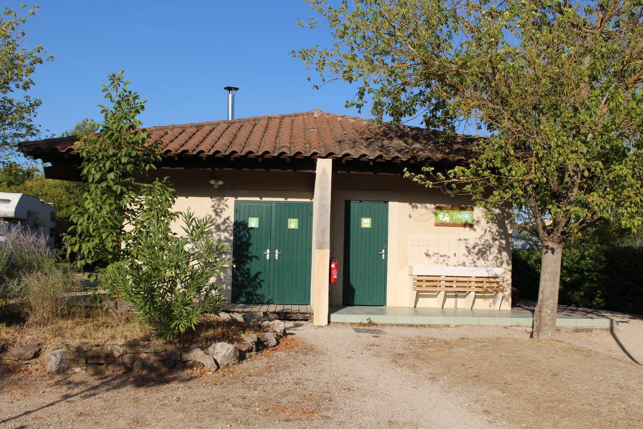 ホテルCamping Forcalquier Les Routes De Provence エクステリア 写真