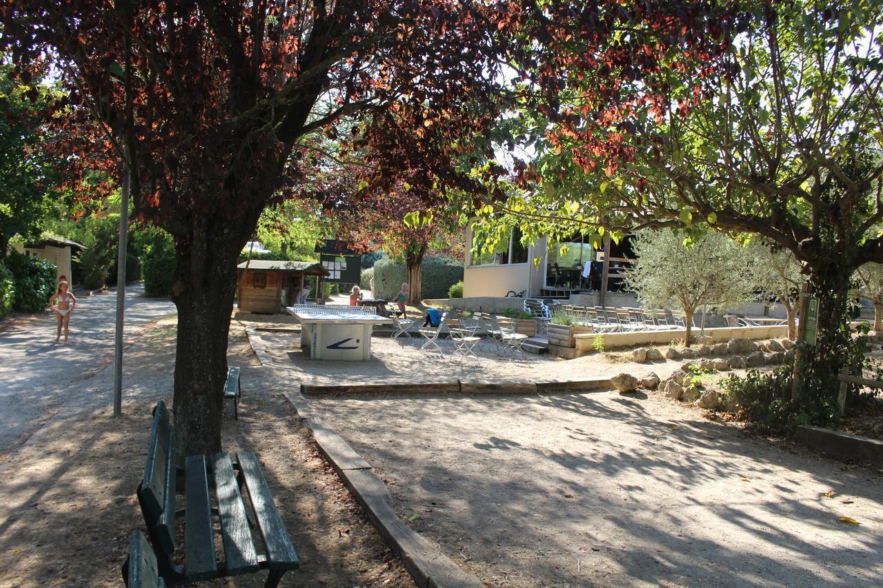 ホテルCamping Forcalquier Les Routes De Provence エクステリア 写真