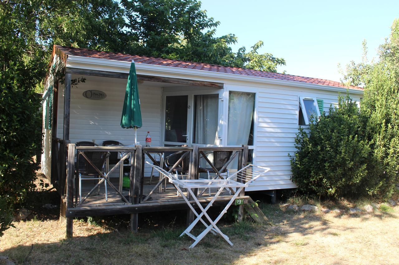 ホテルCamping Forcalquier Les Routes De Provence エクステリア 写真